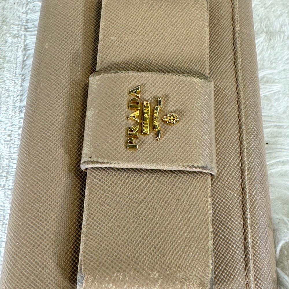 💛 SOLD 💛 Prada Saffiano Leather Bow Continental Wallet - Picture 13 of 16
